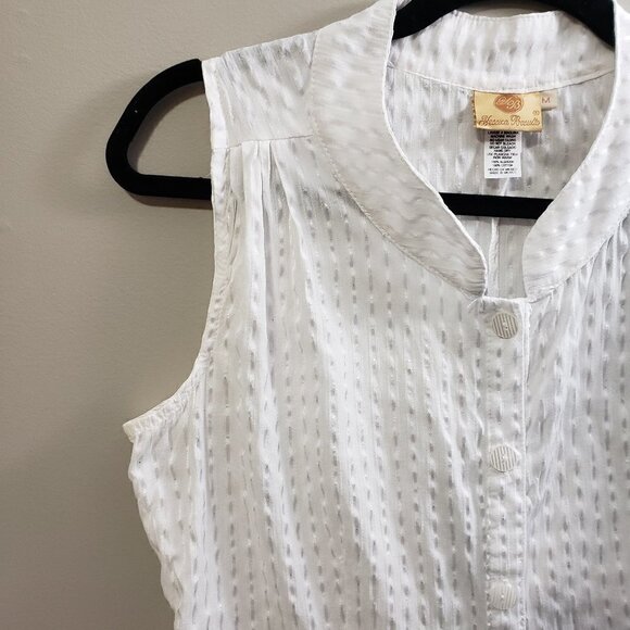 Yessica Basulto * White Sleeveless Popover Top M - Picture 4 of 8